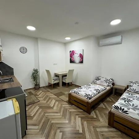 Holicak Apartman *